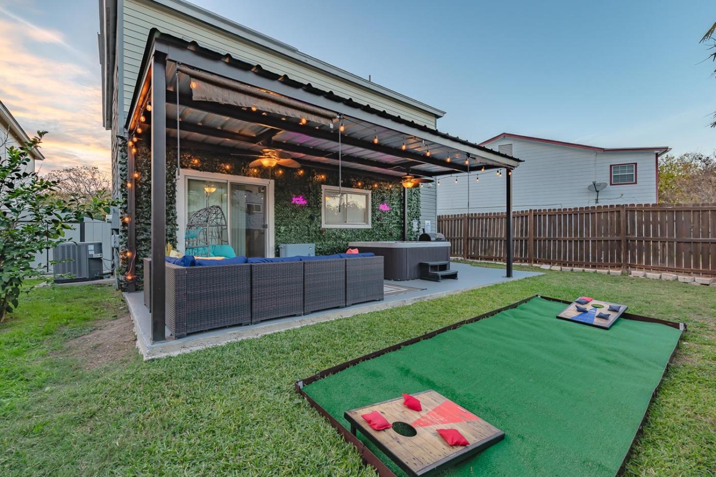 Gameroom, Bbq & Hot-Tub By Lackland & Seaworld San Antonio Exterior photo